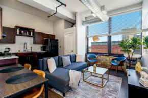 Classy 2BR Gym Pets Allowed Near MKC Airport